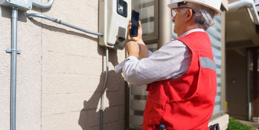 Installation eines geoelektrischen Messgeräts – 997x500