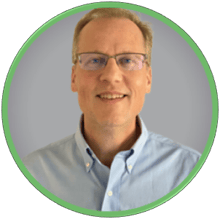 IQGeo-Profilbild-Craig-Krammes-Hintergrund-Grau-10. August 26