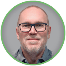 IQGeo-Profilbild-George-Hughes-Hintergrund grau_240x240-1