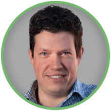 IQGeo-Profilbild-Raf-Meersman-Hintergrund grau_240x240